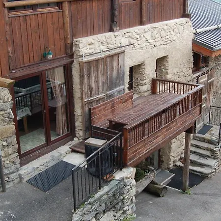 Adrets D'en Haut Country house *